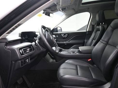 Certified 2025 Lincoln Aviator AWD w/ Jet Appearance Package image 9