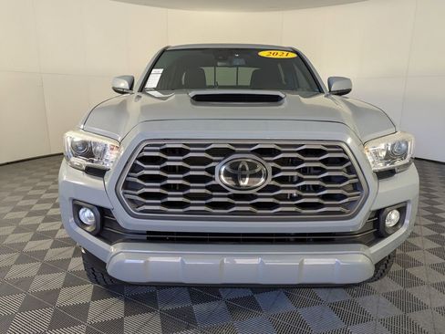 Used 2021 Toyota Tacoma TRD Sport image 3