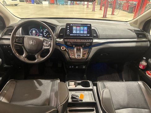 Used 2025 Honda Odyssey Elite image 6