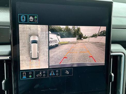 Used 2025 GMC Yukon XL Denali image 14