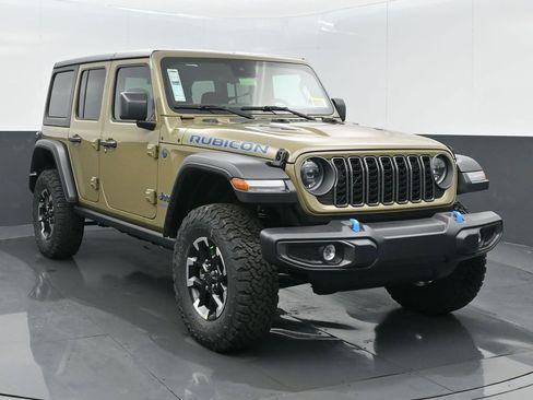 Used 2025 Jeep Wrangler Unlimited Rubicon 4xe w/ Convenience Group image 2