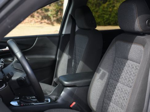 Used 2024 Chevrolet Equinox LT image 11