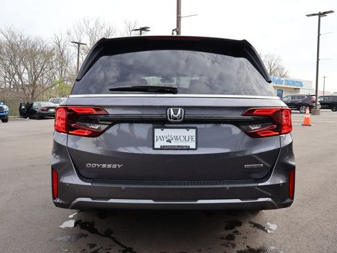 New 2026 Honda Odyssey Touring image 4