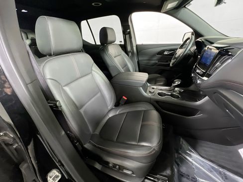 Used 2023 Chevrolet Traverse RS image 30