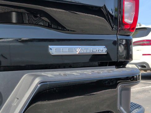 Used 2025 GMC Sierra 1500 Elevation w/ Preferred Package AWD/4WD image 11