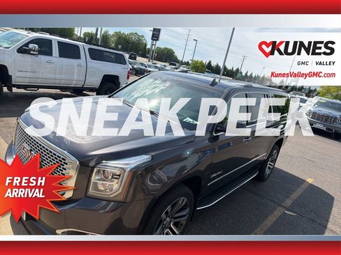 Used 2017 GMC Yukon XL Denali w/ Open Road Package AWD/4WD image 3