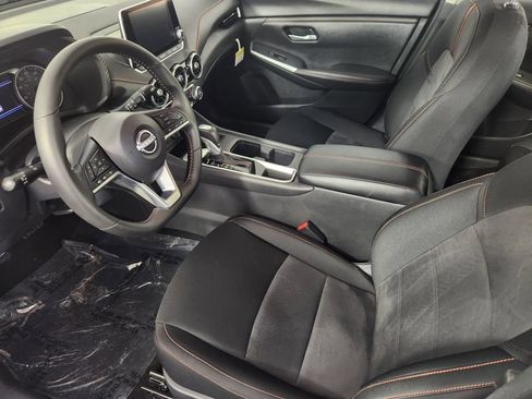 Certified 2025 Nissan Sentra SR FWD image 13