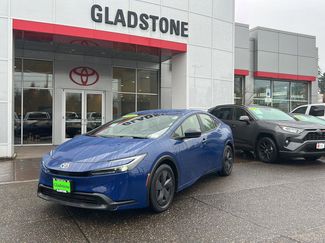 Used 2023 Toyota Prius LE video 1