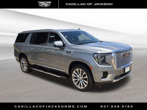Used 2023 GMC Yukon XL Denali AWD/4WD image 27