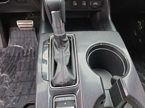 Used 2025 Honda Civic Sport image 25
