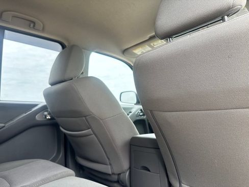 Certified 2020 Nissan Frontier SV w/ Midnight Edition Floor Mats RWD image 29