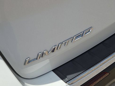 Used 2020 Ford Explorer Limited AWD/4WD image 11