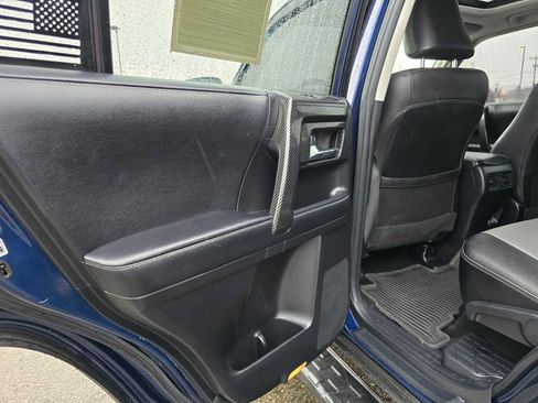 Used 2022 Toyota 4Runner SR5 Premium image 15