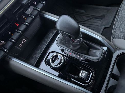 Used 2024 Chevrolet Colorado ZR2 w/ Safety Package image 22