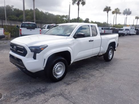Used 2025 Toyota Tacoma SR RWD image 4