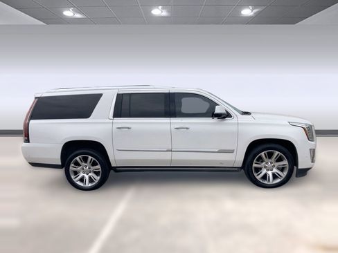 Used 2019 Cadillac Escalade ESV Premium Luxury image 7