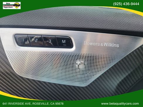 Used 2017 Volvo XC90 T6 R-Design w/ Vision Package image 14