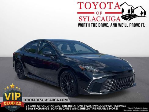 Used 2025 Toyota Camry SE w/ Multimedia Upgrade Package FWD image 1
