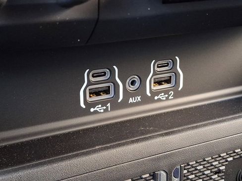 New 2026 RAM 2500 Big Horn AWD/4WD image 15