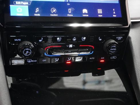 New 2025 Jeep Grand Cherokee L Overland w/ Advanced Protech Group III image 28