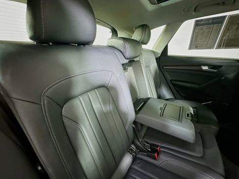 Used 2023 Audi Q5 2.0T Premium w/ Convenience Package image 28
