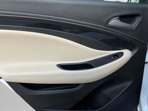 Used 2017 Buick Envision Essence image 19