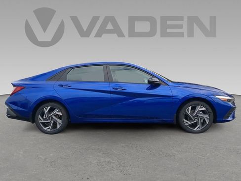 New 2025 Hyundai Elantra Sport image 2