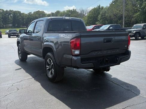 Used 2017 Toyota Tacoma SR5 image 7