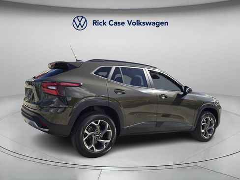 Used 2024 Chevrolet Trax LT image 7