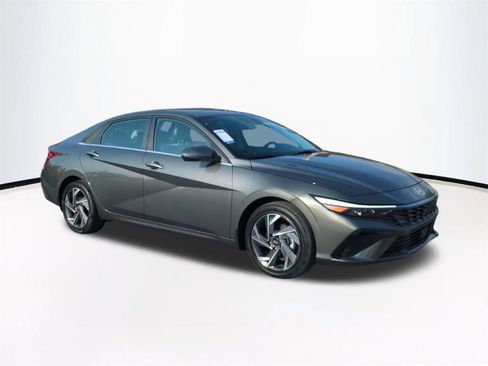 New 2026 Hyundai Elantra Limited FWD image 2