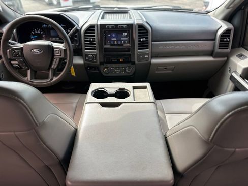 Used 2017 Ford F250 XL w/ Power Equipment Group AWD/4WD image 2