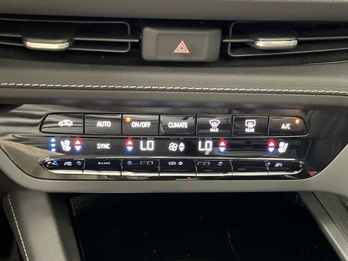 Certified 2023 Buick Envision Avenir AWD/4WD image 24
