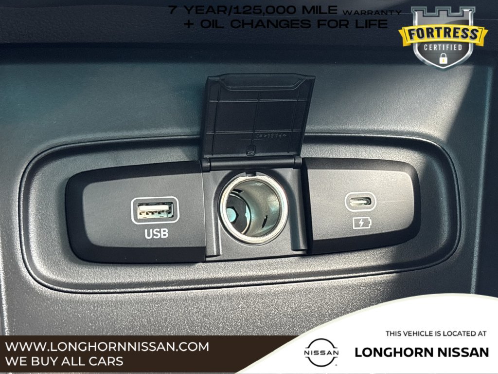 Used 2023 Hyundai Venue SEL FWD image 16