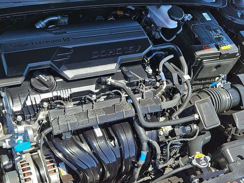 Certified 2025 Hyundai Elantra SEL FWD image 14