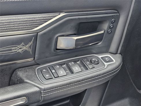 Used 2020 RAM 2500 Limited AWD/4WD image 17