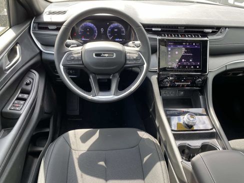 New 2026 Jeep Grand Cherokee L 4WD image 10