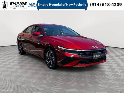 Used 2025 Hyundai Elantra Limited w/ Cargo Package