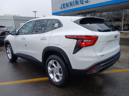 New 2026 Chevrolet Trax LS w/ LS Convenience Package image 5