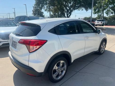 Used 2017 Honda HR-V EX image 6