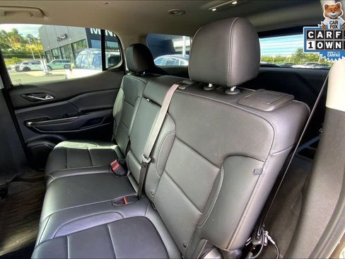 Used 2020 GMC Acadia SLT FWD image 23