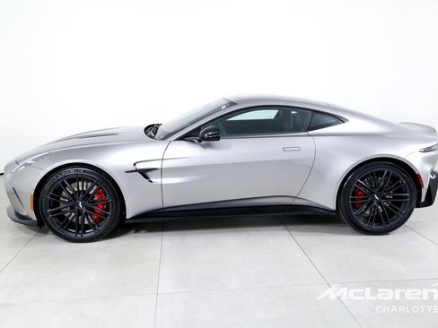 Used 2025 Aston Martin V8 Vantage Coupe image 5