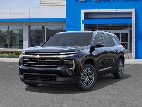 New 2027 Chevrolet Traverse LT w/ LPO, Floor Liner Package FWD image 30