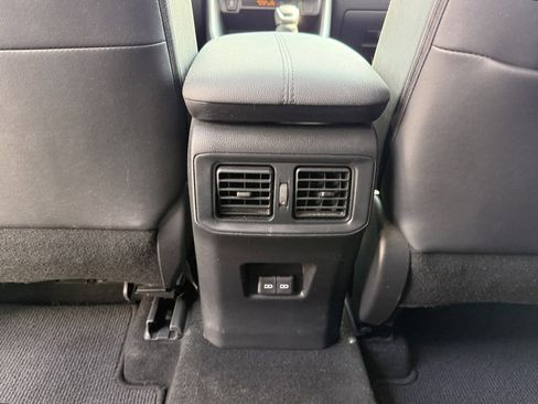 Used 2022 Toyota RAV4 XLE Premium image 16