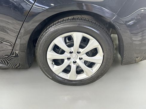Used 2023 Toyota Corolla LE FWD image 32