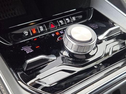 New 2026 Jeep Grand Wagoneer Limited image 28