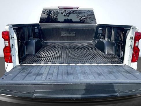 Used 2022 Chevrolet Silverado 1500 W/T w/ WT Value Package image 9