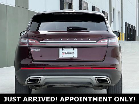 Used 2022 Lincoln Nautilus Reserve image 7
