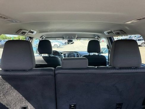 Used 2018 Toyota Highlander LE AWD/4WD image 22