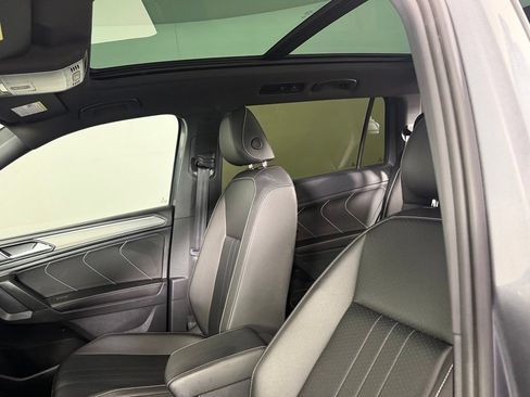 Used 2022 Volkswagen Tiguan SE R-Line FWD image 21