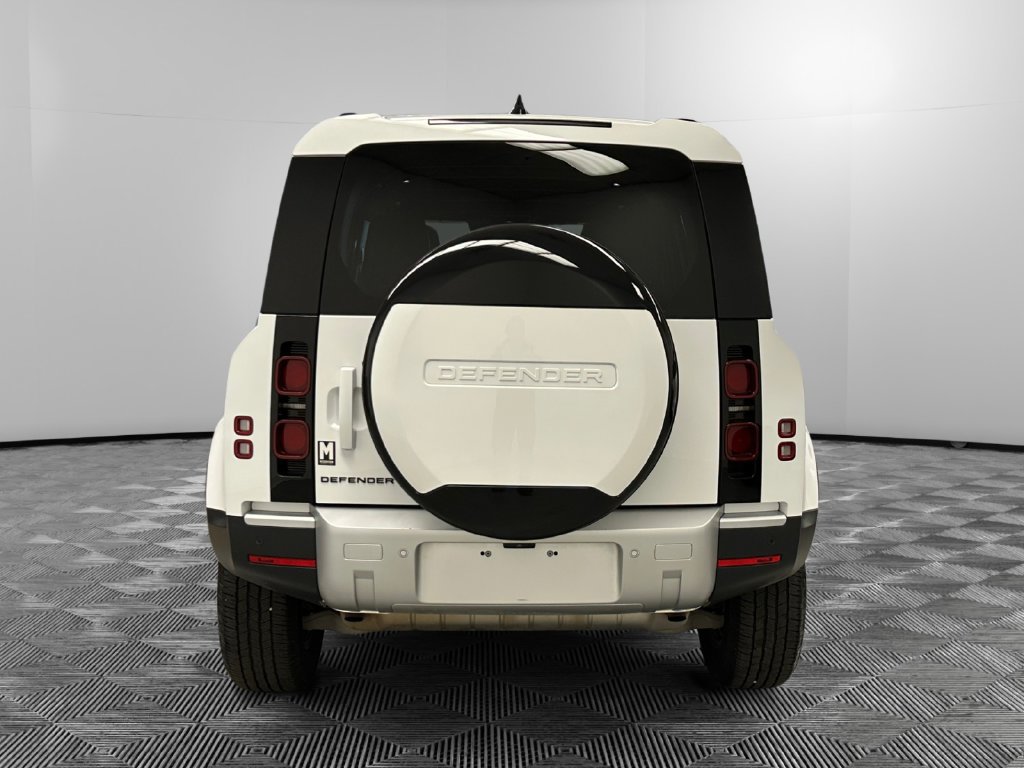 Used 2025 Land Rover Defender 110 S AWD/4WD image 5